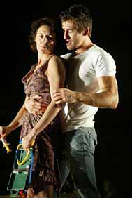 shaw_theater_medea_04.jpg shaw_theater_medea_04.jpg