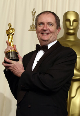 broadbent_appearances_74thacademyawards_10.jpg