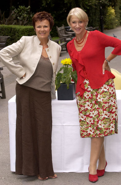 jwalterscalgirlsphotocall1.jpg