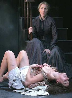 tena_theatre_bronte_01.jpg tena_theatre_bronte_01.jpg