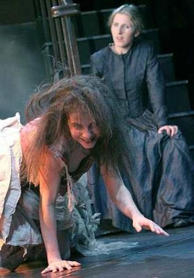tena_theatre_bronte_02.jpg tena_theatre_bronte_02.jpg
