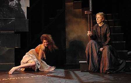 tena_theatre_bronte_06.jpg tena_theatre_bronte_06.jpg