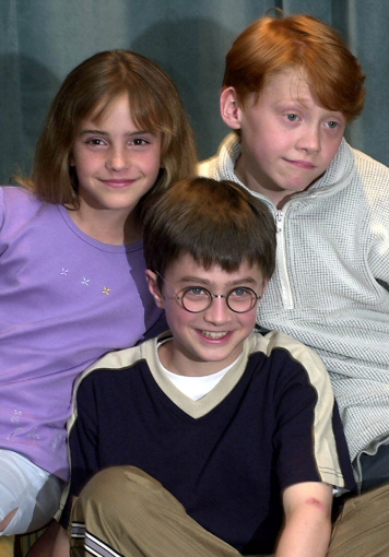 cast011.jpg
