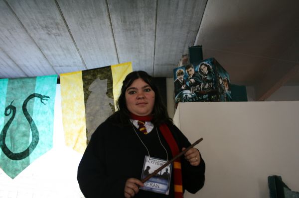 Click to view full size image
==============
pottercon153.jpg pottercon153.jpg