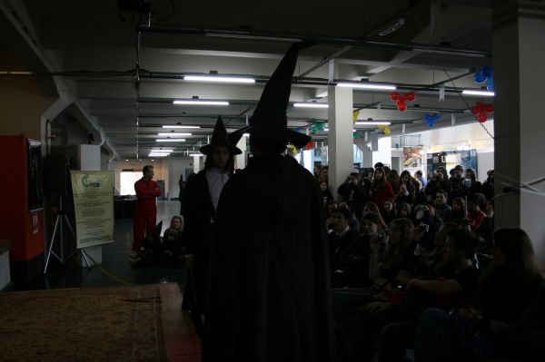 Click to view full size image
==============
pottercon227.jpg pottercon227.jpg