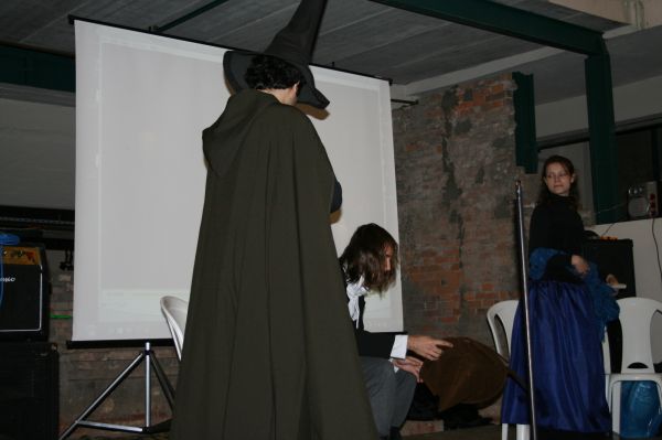 Click to view full size image
==============
pottercon244.jpg pottercon244.jpg