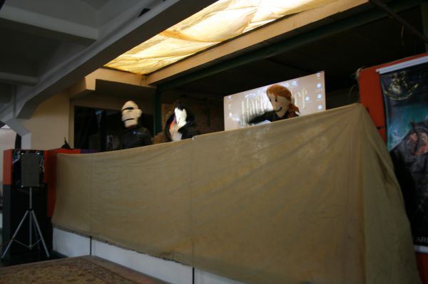 Click to view full size image
==============
pottercon259.jpg pottercon259.jpg