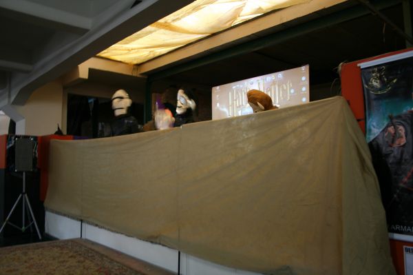 Click to view full size image
==============
pottercon261.jpg pottercon261.jpg