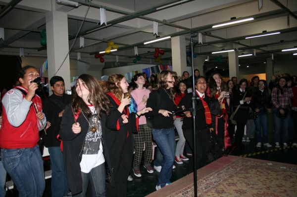 Click to view full size image
==============
pottercon406.jpg pottercon406.jpg