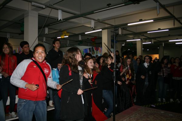 Click to view full size image
==============
pottercon411.jpg pottercon411.jpg