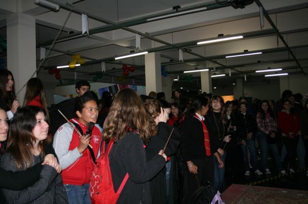 Click to view full size image
==============
pottercon421.jpg pottercon421.jpg