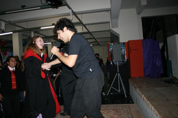 Click to view full size image
==============
pottercon425.jpg pottercon425.jpg