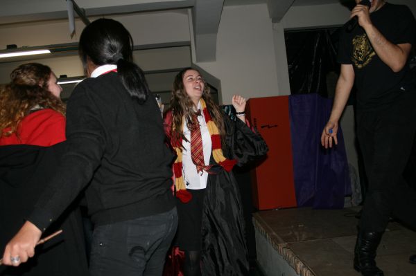 Click to view full size image
==============
pottercon428.jpg pottercon428.jpg