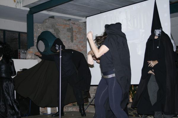 Click to view full size image
==============
pottercon48.jpg pottercon48.jpg