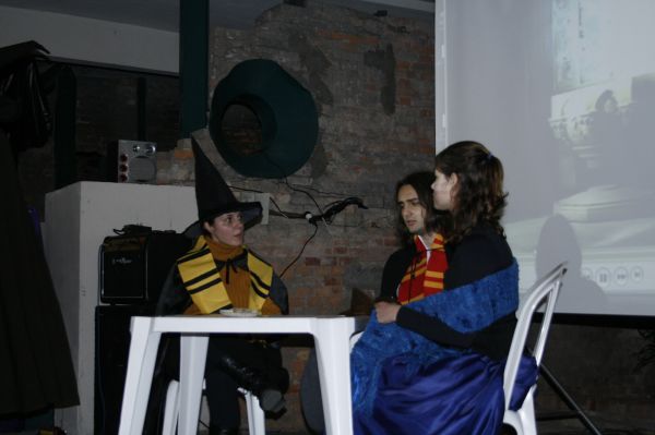 Click to view full size image
==============
pottercon59.jpg pottercon59.jpg