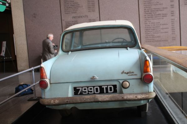lewis_appearances_bostonhpexhibit09_046.jpg