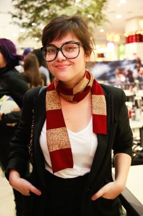 8460437_ig_pre_estreia_harry_potter_jovem_433_288.jpg