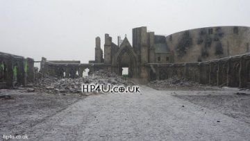 HogwartsBattleScene2_1.jpg HogwartsBattleScene2_1.jpg