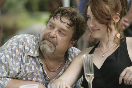 macdonald_films_intheelectricmist_2.jpg