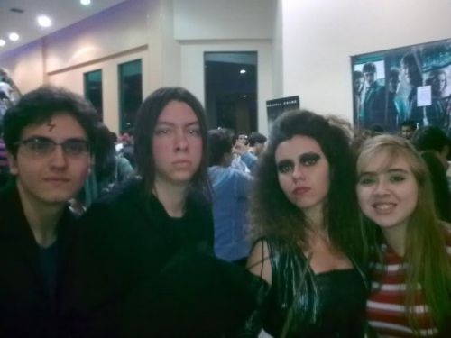 Click to view full size image
==============
Bella2C_Harry2C_Snape_e_Trouxa.jpg Bella2C_Harry2C_Snape_e_Trouxa.jpg