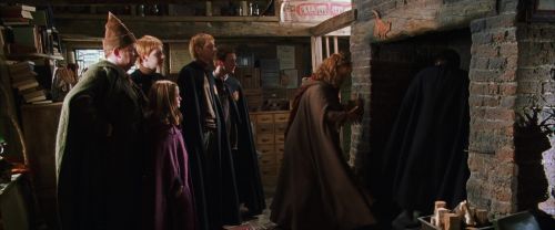 Click to view full size image
==============
CS-Potterish_01012.jpg CS-Potterish_01012.jpg
