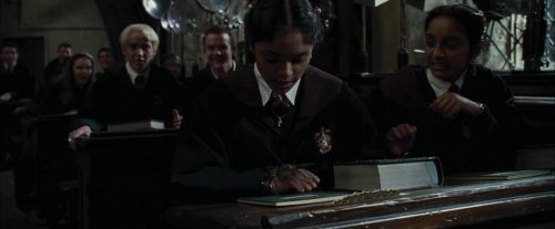 Click to view full size image
==============
CdF-Potterish_1604.jpg CdF-Potterish_1604.jpg