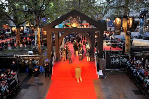 Click to view full size image
==============
DHPremiereLondon_0011.jpg DHPremiereLondon_0011.jpg