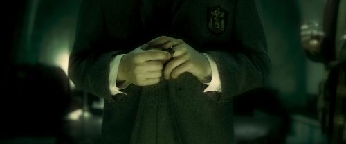 Click to view full size image
==============
EdP-Potterish10925.jpg EdP-Potterish10925.jpg
