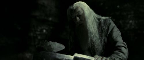 Click to view full size image
==============
EdP-Potterish11771.jpg EdP-Potterish11771.jpg