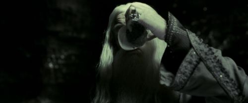 Click to view full size image
==============
EdP-Potterish11812.jpg EdP-Potterish11812.jpg