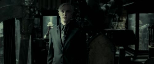 Click to view full size image
==============
EdP-Potterish12402.jpg EdP-Potterish12402.jpg