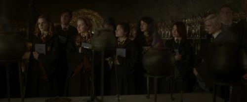 Click to view full size image
==============
EdP-Potterish3204.jpg EdP-Potterish3204.jpg