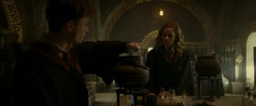 Click to view full size image
==============
EdP-Potterish3471.jpg EdP-Potterish3471.jpg