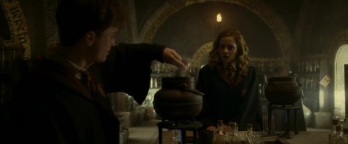 Click to view full size image
==============
EdP-Potterish3473.jpg EdP-Potterish3473.jpg