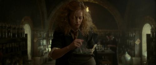 Click to view full size image
==============
EdP-Potterish3515.jpg EdP-Potterish3515.jpg