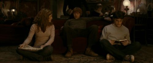 Click to view full size image
==============
EdP-Potterish4578.jpg EdP-Potterish4578.jpg