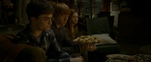 Click to view full size image
==============
EdP-Potterish7203.jpg EdP-Potterish7203.jpg