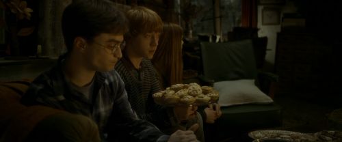 Click to view full size image
==============
EdP-Potterish7208.jpg EdP-Potterish7208.jpg