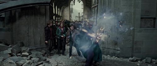 Click to view full size image
==============
HP7-2-Potterish-TeaserTrailer-175.jpg HP7-2-Potterish-TeaserTrailer-175.jpg