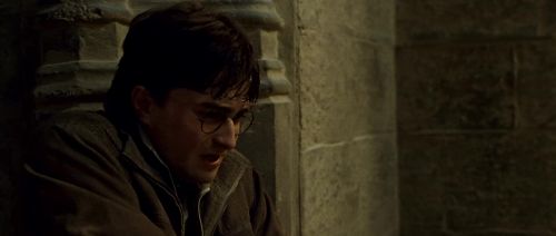 Click to view full size image
==============
HP7-2-Potterish-TeaserTrailer-201.jpg HP7-2-Potterish-TeaserTrailer-201.jpg