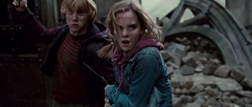 Click to view full size image
==============
HP7-2-Potterish-TeaserTrailer-211.jpg HP7-2-Potterish-TeaserTrailer-211.jpg