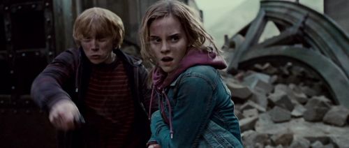 Click to view full size image
==============
HP7-2-Potterish-TeaserTrailer-213.jpg HP7-2-Potterish-TeaserTrailer-213.jpg