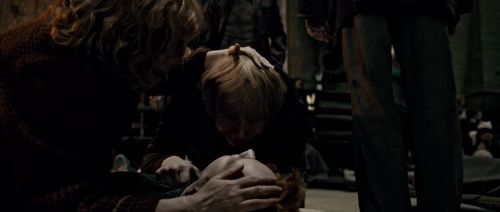 Click to view full size image
==============
HP7-2-Potterish-TeaserTrailer-226.jpg HP7-2-Potterish-TeaserTrailer-226.jpg