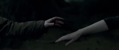 Click to view full size image
==============
HP7-2-Potterish-TeaserTrailer-25.jpg HP7-2-Potterish-TeaserTrailer-25.jpg