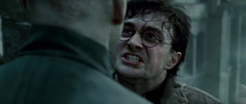 Click to view full size image
==============
HP7-2-Potterish-TeaserTrailer-265.jpg HP7-2-Potterish-TeaserTrailer-265.jpg