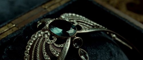 Click to view full size image
==============
HP7-2-Potterish-TeaserTrailer-5.jpg HP7-2-Potterish-TeaserTrailer-5.jpg