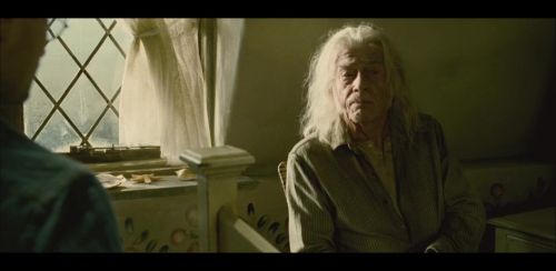 Click to view full size image
==============
HP72-Potterish-CenaInicial-120.jpg HP72-Potterish-CenaInicial-120.jpg