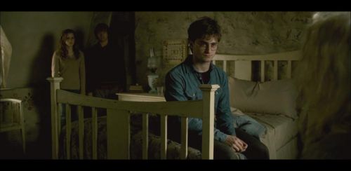 Click to view full size image
==============
HP72-Potterish-CenaInicial-125.jpg HP72-Potterish-CenaInicial-125.jpg