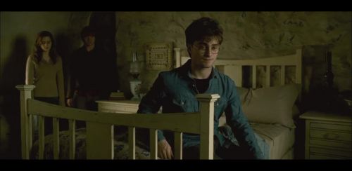Click to view full size image
==============
HP72-Potterish-CenaInicial-152.jpg HP72-Potterish-CenaInicial-152.jpg