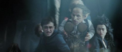 Click to view full size image
==============
HP72-TrailerInternacional-Potterish-142.jpg HP72-TrailerInternacional-Potterish-142.jpg